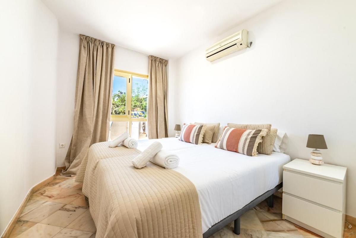 Apartment Oleholidays 805 Romana Frente Al Mar